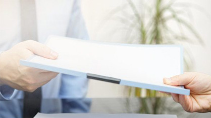 A Checklist for Buying Travel Insurance During Covid -19